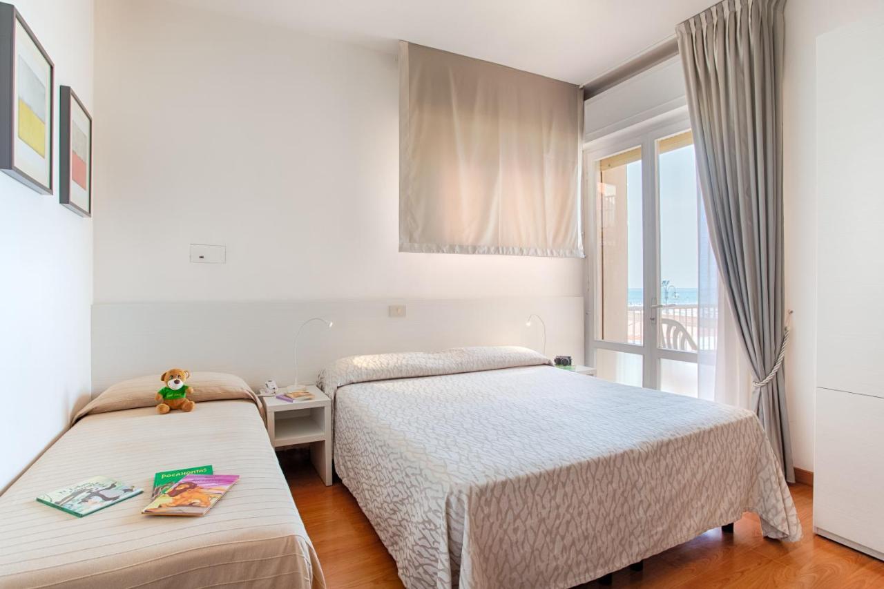 Hotel Telenia Лидо ди Йезоло Екстериор снимка
