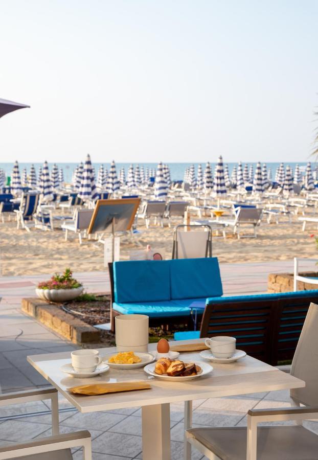 Hotel Telenia Лидо ди Йезоло Екстериор снимка