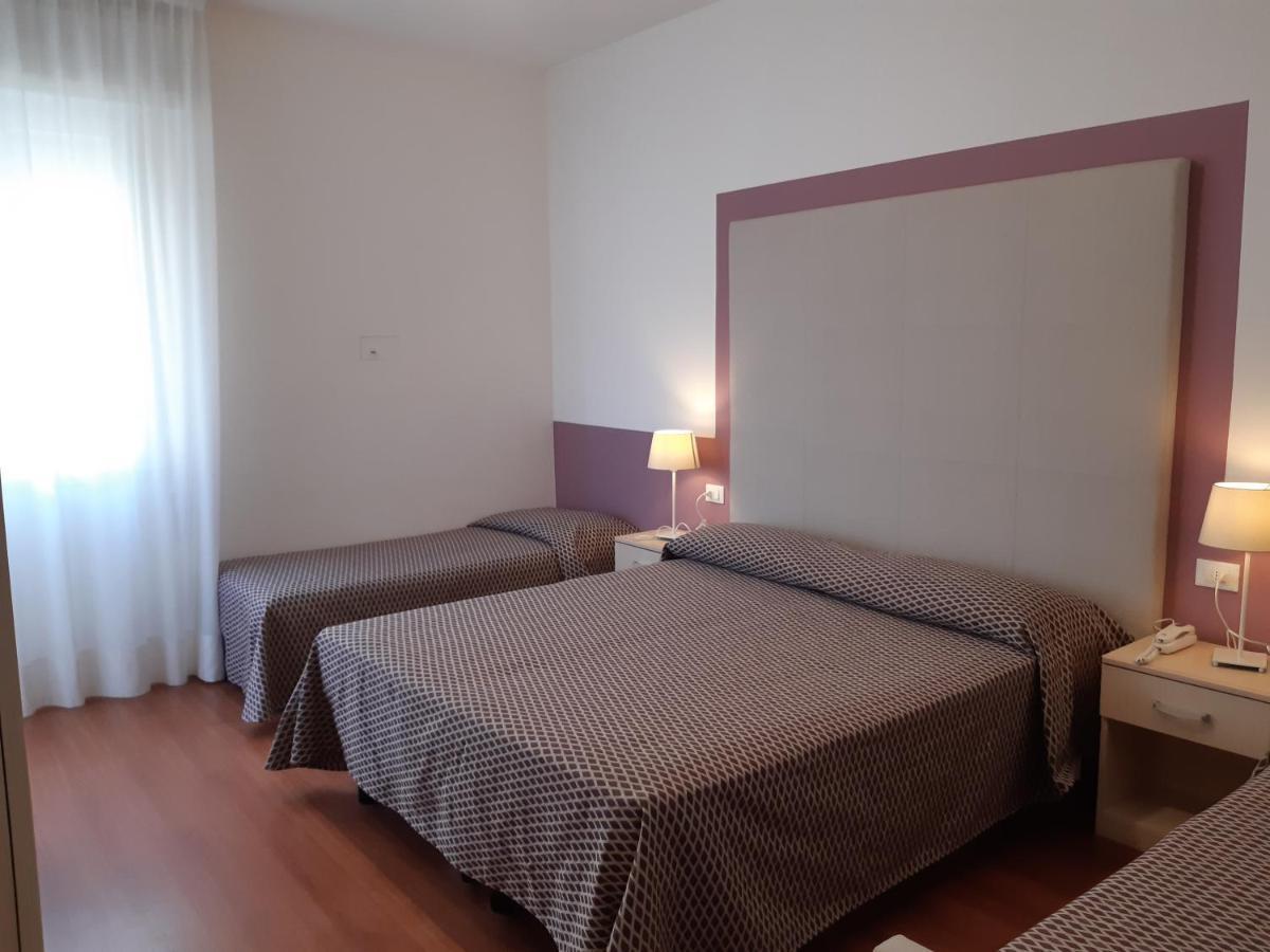 Hotel Telenia Лидо ди Йезоло Екстериор снимка