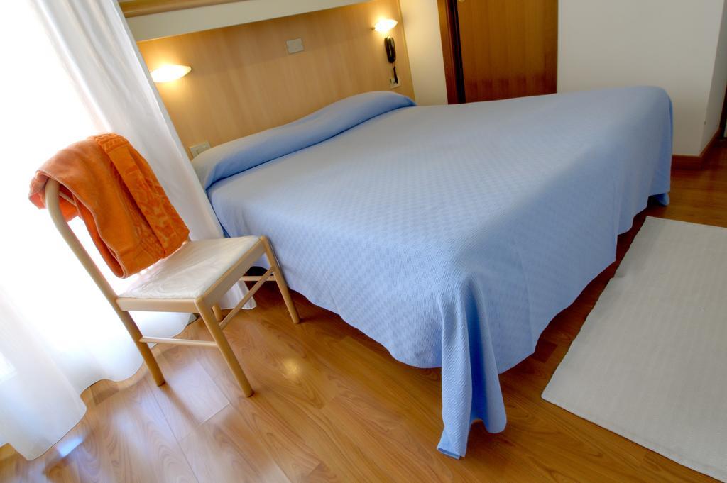 Hotel Telenia Лидо ди Йезоло Стая снимка