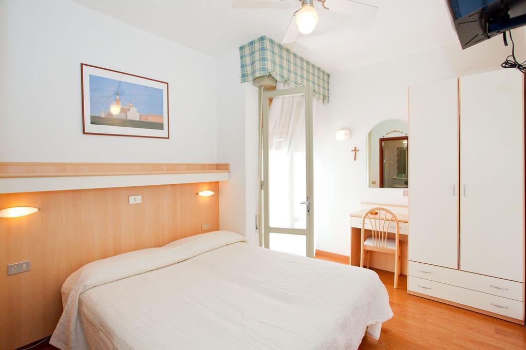 Hotel Telenia Лидо ди Йезоло Стая снимка