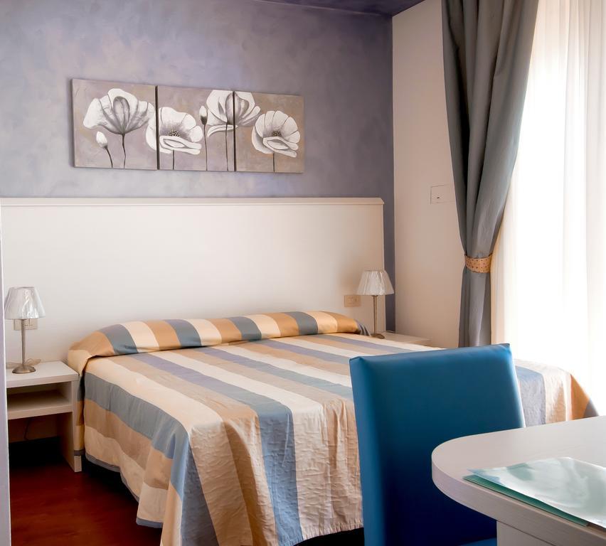 Hotel Telenia Лидо ди Йезоло Екстериор снимка