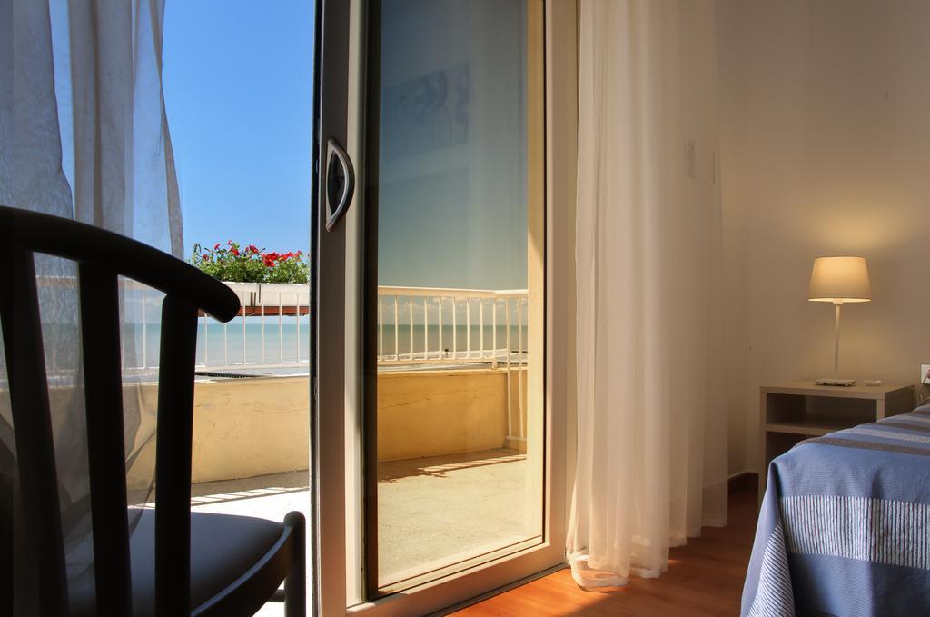Hotel Telenia Лидо ди Йезоло Екстериор снимка