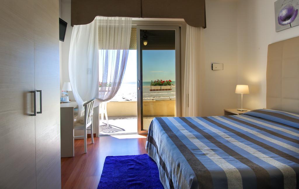 Hotel Telenia Лидо ди Йезоло Екстериор снимка