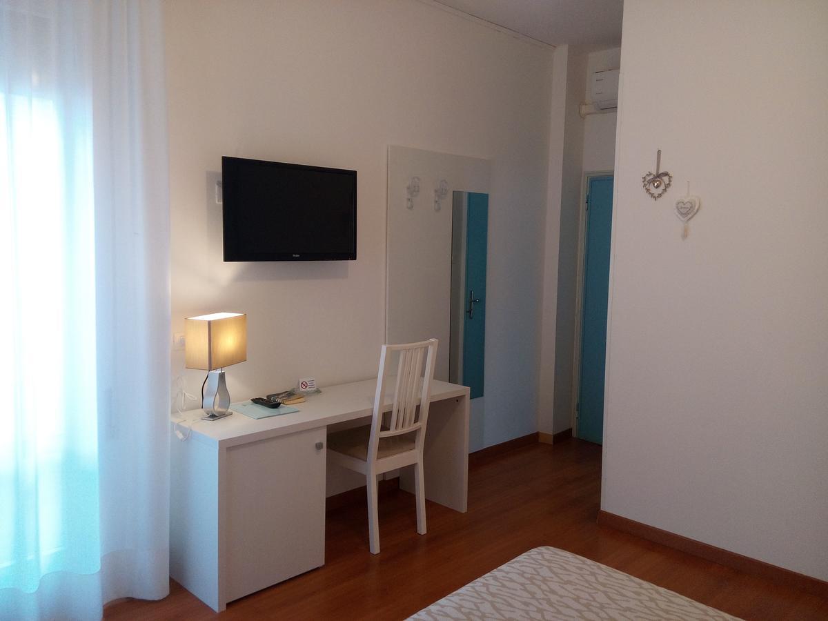 Hotel Telenia Лидо ди Йезоло Екстериор снимка
